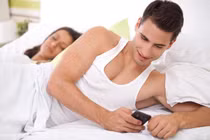 Trai trẻ có ngày ngậm đắng nuốt cay sau những ngày mập mờ bên bà chủ