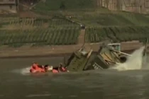 Xe lội nước ZTD-05 Trung Quốc chìm nghỉm, chưa kịp thị uy với Đài Loan