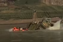 Xe lội nước ZTD-05 Trung Quốc chìm nghỉm, chưa kịp thị uy với Đài Loan