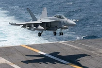 Máy bay tác chiến điện tử EA-18G của Mỹ được trang bị "hàng khủng"