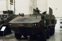 Quay lưng hoàn toàn với Nga, Ukraine trình làng xe thiết giáp chuẩn NATO