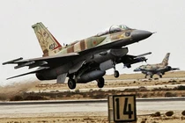 Không quân Israel tấn công dữ dội Damascus đáp trả phòng không Syria bắn F-16