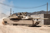 Mỹ điều xe tăng Abrams gắn "bảo bối" lên tuyến đầu chống Nga