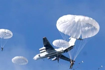 Đã có tiêm kích tàng hình, Nga sắp phát triển thêm... dù tàng hình 