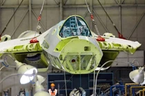 Soi rõ khiếm khuyết của tiêm kích Su-57 khi còn nằm trong nhà máy