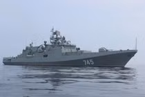 3 chiến hạm Nga hợp lực, "bóp nghẹt" biên tàu sân bay Pháp ngoài khơi Syria