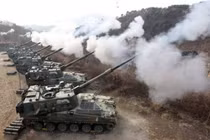 Pháo binh Hàn Quốc dùng "Thần sấm" K9 Thunder thị uy trước Triều Tiên 