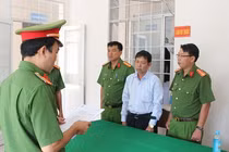 Khởi tố, bắt tạm giam Giám đốc chi nhánh Agribank giúp "khách" lừa đảo tiền tỷ