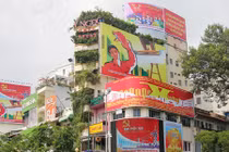 TP HCM rợp cờ hoa chào mừng Đại hội Đảng lần thứ 10