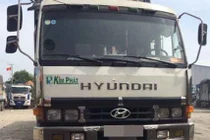 Bắt nghi can chuyên bán súng, roi điện cho tài xế xe tải