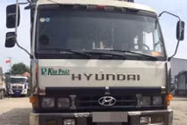 Bắt nghi can chuyên bán súng, roi điện cho tài xế xe tải