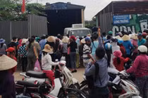 Rúng động phát hiện thi thể bé trai bị vứt trong bô rác