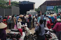 Rúng động phát hiện thi thể bé trai bị vứt trong bô rác