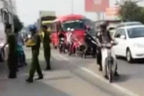 Thanh niên chết oan vì tài xế mở cửa xe bất cẩn