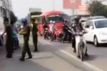 Thanh niên chết oan vì tài xế mở cửa xe bất cẩn