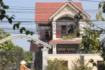 Cận cảnh căn nhà Bí thư huyện uỷ bị trộm nổ súng tấn công