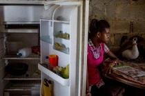 Người Venezuela ăn xoài, khoai lang trừ bữa giữa khủng hoảng