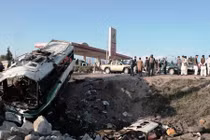 Hiện trường vụ đánh bom liều chết ở Afghanistan, 50 người thương vong