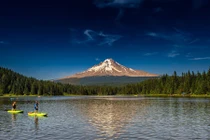 Những hồ nước đẹp mê hồn trên thế giới