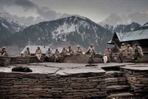 Chùm ảnh ngôi làng hẻo lánh Ấn Độ trồng cần sa