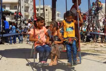  Trẻ em Syria nô nức vui đùa sau ngừng bắn