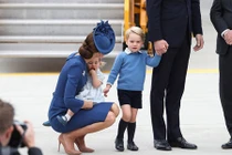 Ảnh: Hoàng tử nhí Anh hút ống kính phóng viên ở Canada