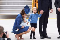 Ảnh: Hoàng tử nhí Anh hút ống kính phóng viên ở Canada