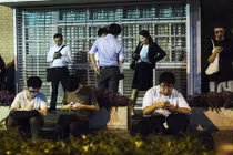 Chùm ảnh cơn sốt Pokemon Go càn quét giới trẻ Nhật Bản