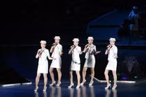 Hút hồn ban nhạc nữ Triều Tiên Moranbong trên sân khấu