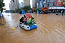 Ngập lụt "phố biến thành sông" ở Trung Quốc qua ảnh