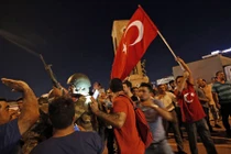 Tin nóng: Đảo chính quân sự ở Thổ Nhĩ Kỳ