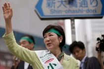 Hình ảnh nữ lãnh đạo Yuriko Koike mới đắc cử của Tokyo