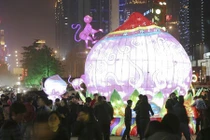 Dân Trung Quốc rộn rã đón Tết Nguyên tiêu 2016