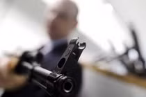 Hai người Việt ở Angola bị cướp bắn chết