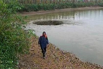 Hố tử thần nuốt 25 tấn cá của lão nông Trung Quốc