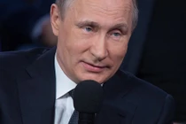 Tổng thống Putin trổ tài làm thông dịch viên tiếng Đức