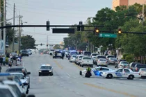 Cảnh sát Mỹ bận rộn trong vụ xả súng ở Orlando