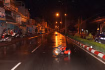 Tông vào trụ điện, 2 người chết tại chỗ