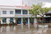 Trần tình của Bí thư đãi tiệc cưới trong trụ sở