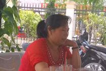 “Lột đồ” đánh ghen... rồi chụp ảnh nạn nhân