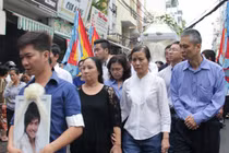 Hàng nghìn người đưa tiễn Wanbi Tuấn Anh về nơi chín suối