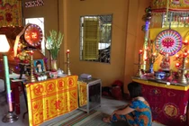 Thiếu nữ chết lõa thể dưới tay tình nhân của mẹ