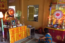 Thiếu nữ chết lõa thể dưới tay tình nhân của mẹ