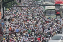 Kẹt cứng ngày đầu thu phí cầu Bình Triệu 1