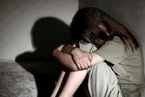 Hai thanh niên hiếp dâm bé gái 12 tuổi