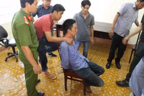 Đắk Lắk: Thanh niên nghi ngáo đá, dùng kim tiêm khống chế con tin