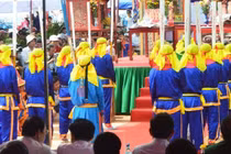 Rước vong linh những người lính Hoàng Sa trên đảo Lý Sơn