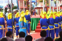 Rước vong linh những người lính Hoàng Sa trên đảo Lý Sơn