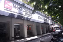 Một cửa hàng Nhật Cường Moblie vẫn hoạt động bình thường