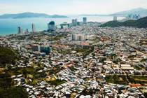 Cao ốc dày đặc, 'bóp nghẹt' phố biển Nha Trang